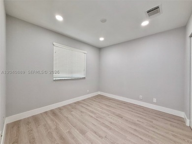 Welcome to this inviting, pet-friendly, corner-lot townhome - photo 22