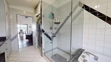 Experience modern luxury with the privacy and outdoor lifestyle - photo 25