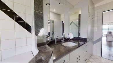 Experience modern luxury with the privacy and outdoor lifestyle - photo 28