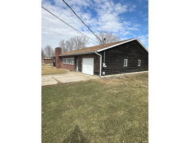 Excellent house in great location, walking distance to Bass Lake - photo 3
