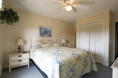 LOCATION! LOCATION! LOCATION! Amazing opportunity to own this - photo 9