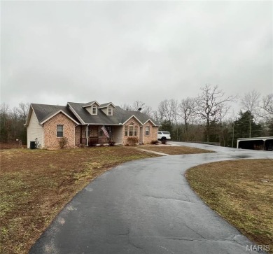 Lake Home For Sale in Lebanon, Missouri