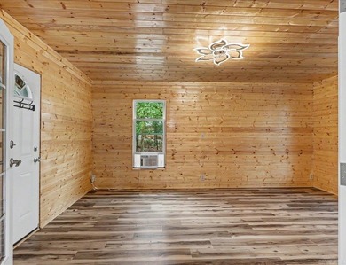 Beautifully updated 3-bedroom, 2-bath home in Hot Springs - photo 11