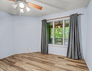 Beautifully updated 3-bedroom, 2-bath home in Hot Springs - photo 15
