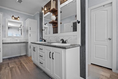 Welcome to this exceptional 2020 Palm Harbor Magnum 76! This - photo 25