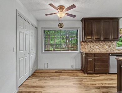 Beautifully updated 3-bedroom, 2-bath home in Hot Springs - photo 28
