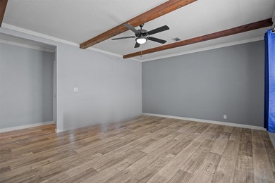 Welcome to this exceptional 2020 Palm Harbor Magnum 76! This - photo 29