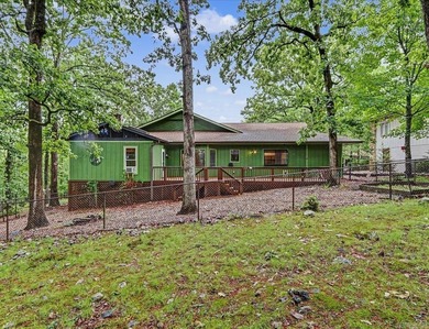 Beautifully updated 3-bedroom, 2-bath home in Hot Springs - photo 40