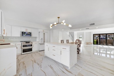 Maule Lake Townhome/Townhouse For Sale in North Miami Beach Florida