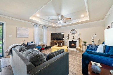 Great location! Cute and Cozy! A lovely home offering comfort - photo 3