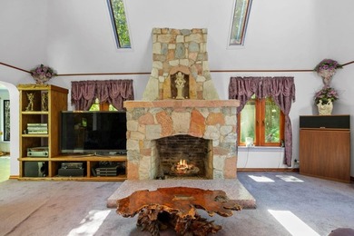 An enchanting riverside retreat awaits you in Brookdale. This - photo 47