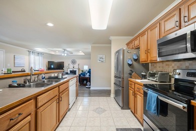 Great location! Cute and Cozy! A lovely home offering comfort - photo 8