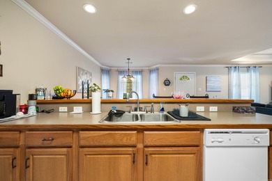 Great location! Cute and Cozy! A lovely home offering comfort - photo 9