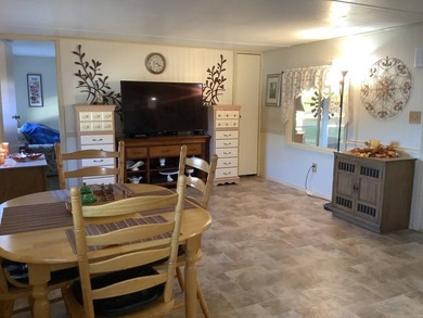 PRICED REDUCED SIGNIFICANTLY!!! Beautiful 2-bedroom, 1-bath home - photo 8