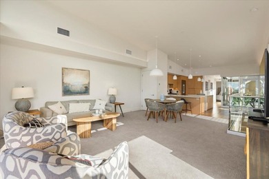 Experience modern island living at Makalii 8A, a 3-bed, 3-bath - photo 8