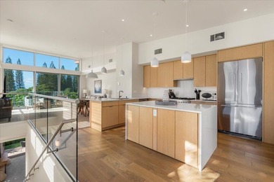 Experience modern island living at Makalii 8A, a 3-bed, 3-bath - photo 9