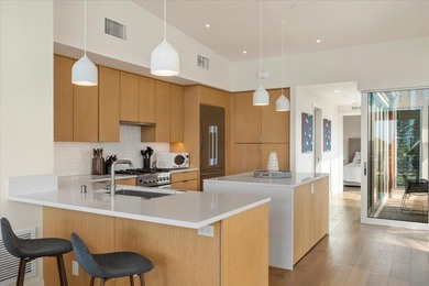 Experience modern island living at Makalii 8A, a 3-bed, 3-bath - photo 10
