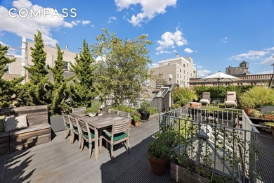 Rare full-floor 2 bed penthouse condo that soars quietly above - photo 23