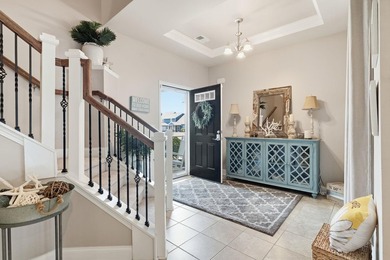 Fully furnished four-bedroom, three-and-a-half-bathroom end-unit - photo 2