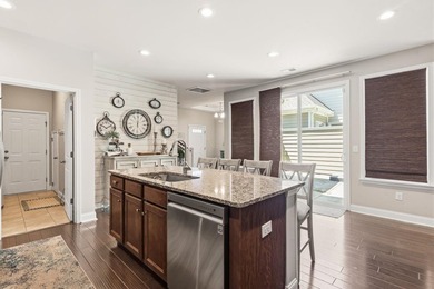 Fully furnished four-bedroom, three-and-a-half-bathroom end-unit - photo 6