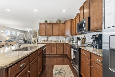 Fully furnished four-bedroom, three-and-a-half-bathroom end-unit - photo 7
