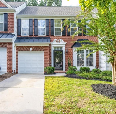 Lake Norman Townhome/Townhouse Active Under Contract in Mooresville North Carolina
