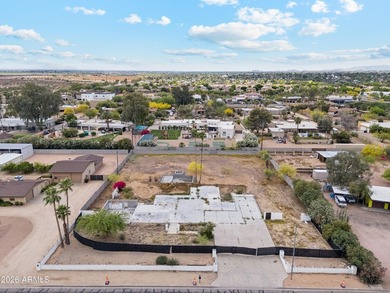 Prime nearly 1-acre lot in the heart of Scottsdale offering an - photo 3