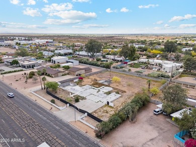 Prime nearly 1-acre lot in the heart of Scottsdale offering an - photo 4