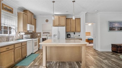 Lake Gaston Home For Sale in Bracey Virginia