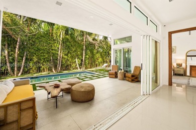 Renovated Mid-Century residence in the heart of Mid Beach - photo 11