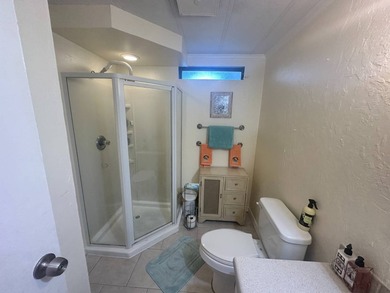 Well cared for 2 bedroom, 2 bathroom Barrington home. The front - photo 11