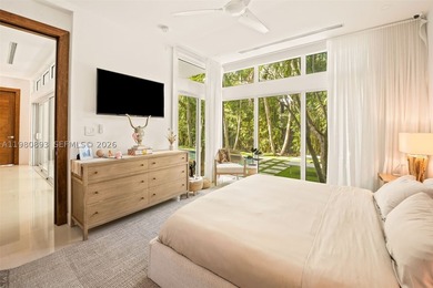 Renovated Mid-Century residence in the heart of Mid Beach - photo 13