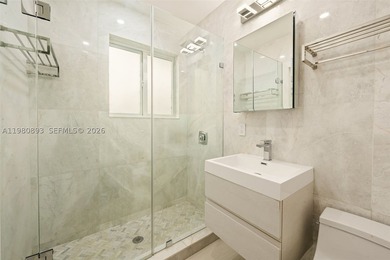 Renovated Mid-Century residence in the heart of Mid Beach - photo 21