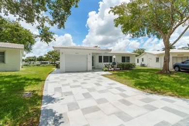 (private lake, pond, creek) Home Active Under Contract in Plantation Florida