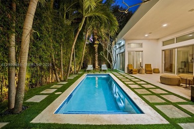 Renovated Mid-Century residence in the heart of Mid Beach - photo 32