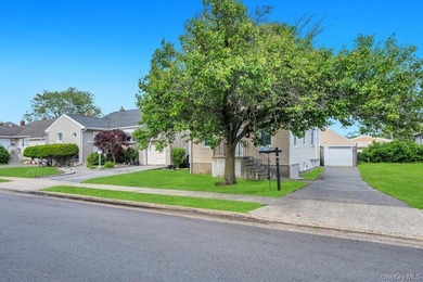 Welcome to 573 Miller Avenue, Freeport, NY - A beautiful and - photo 5
