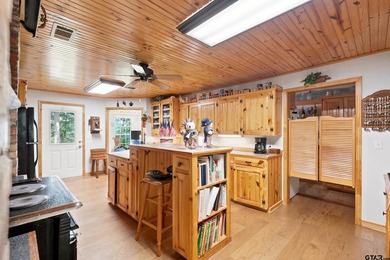 Lake Bob Sandlin Waterfront Retreat in Thunderbird Point - photo 8