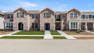 Lake Townhome/Townhouse For Sale in Heartland, Texas