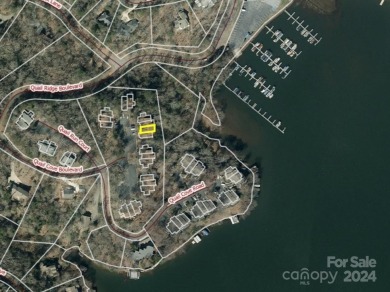 Lake Townhome/Townhouse For Sale in Lake Lure, North Carolina