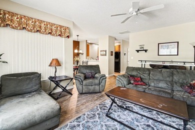 Beautifully updated 3-bedroom, 2-bath townhome-style condo - photo 3