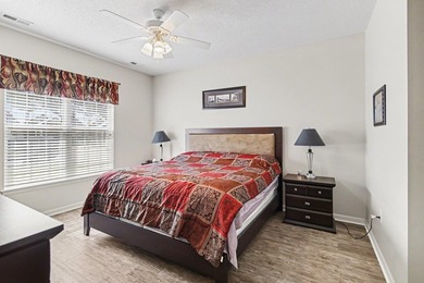 Beautifully updated 3-bedroom, 2-bath townhome-style condo - photo 10