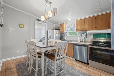 Look no further! This well-maintained and thoughtfully updated - photo 11