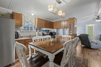 Look no further! This well-maintained and thoughtfully updated - photo 12