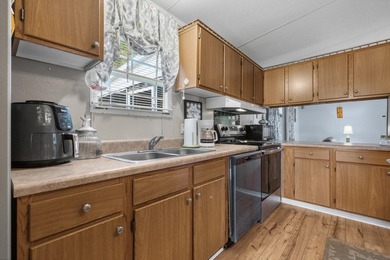 Look no further! This well-maintained and thoughtfully updated - photo 13
