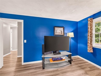 Welcome to 49 Pine Valley Drive! This move-in-ready 3-bedroom - photo 21
