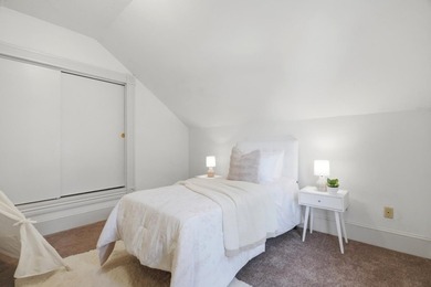 Charming Victorian-era residence located just minutes from - photo 23