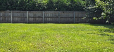 Welcome to 49 Pine Valley Drive! This move-in-ready 3-bedroom - photo 28