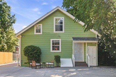 Charming Victorian-era residence located just minutes from - photo 28