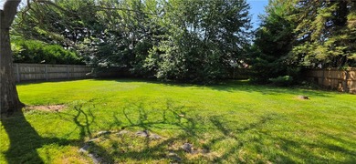 Welcome to 49 Pine Valley Drive! This move-in-ready 3-bedroom - photo 29