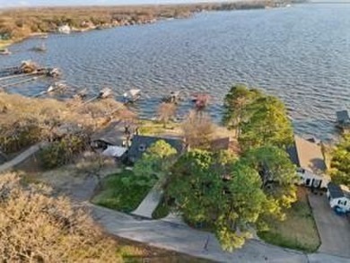 Lake Home For Sale in Gun Barrel City, Texas